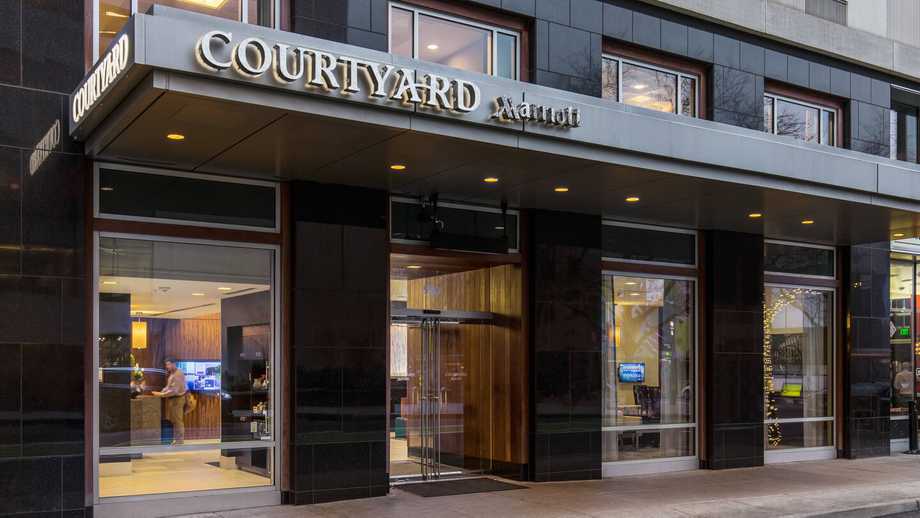 Courtyard by Marriott Hotel